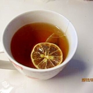 熱々レモン、蜂蜜、コラーゲン入れ紅茶